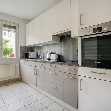 Olive - 90 Qm, 3 Schlafzimmer, Balkon & Moderne Kueche * チューリッヒ