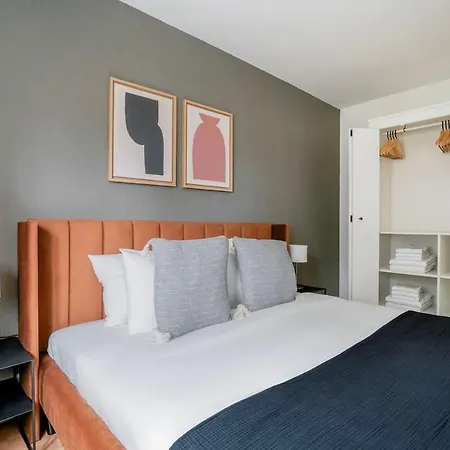 Olive - 90 Qm, 3 Schlafzimmer, Balkon & Moderne Kueche アパート *