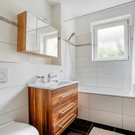 Appartement Olive - 90 Qm, 3 Schlafzimmer, Balkon & Moderne Kueche *