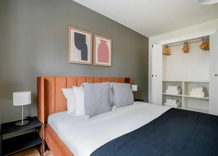 Olive - 90 Qm, 3 Schlafzimmer, Balkon & Moderne Kueche Appartement *